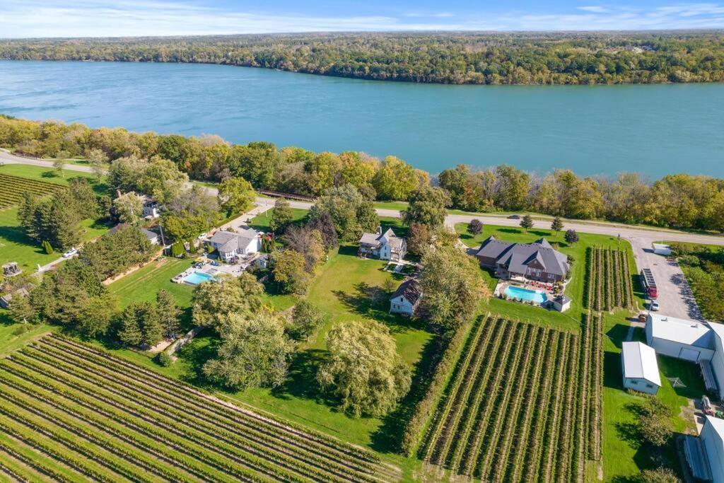 Waterfront Niagara-On-The-Lake Farmhouse On A Vineyard Villa Bagian luar foto